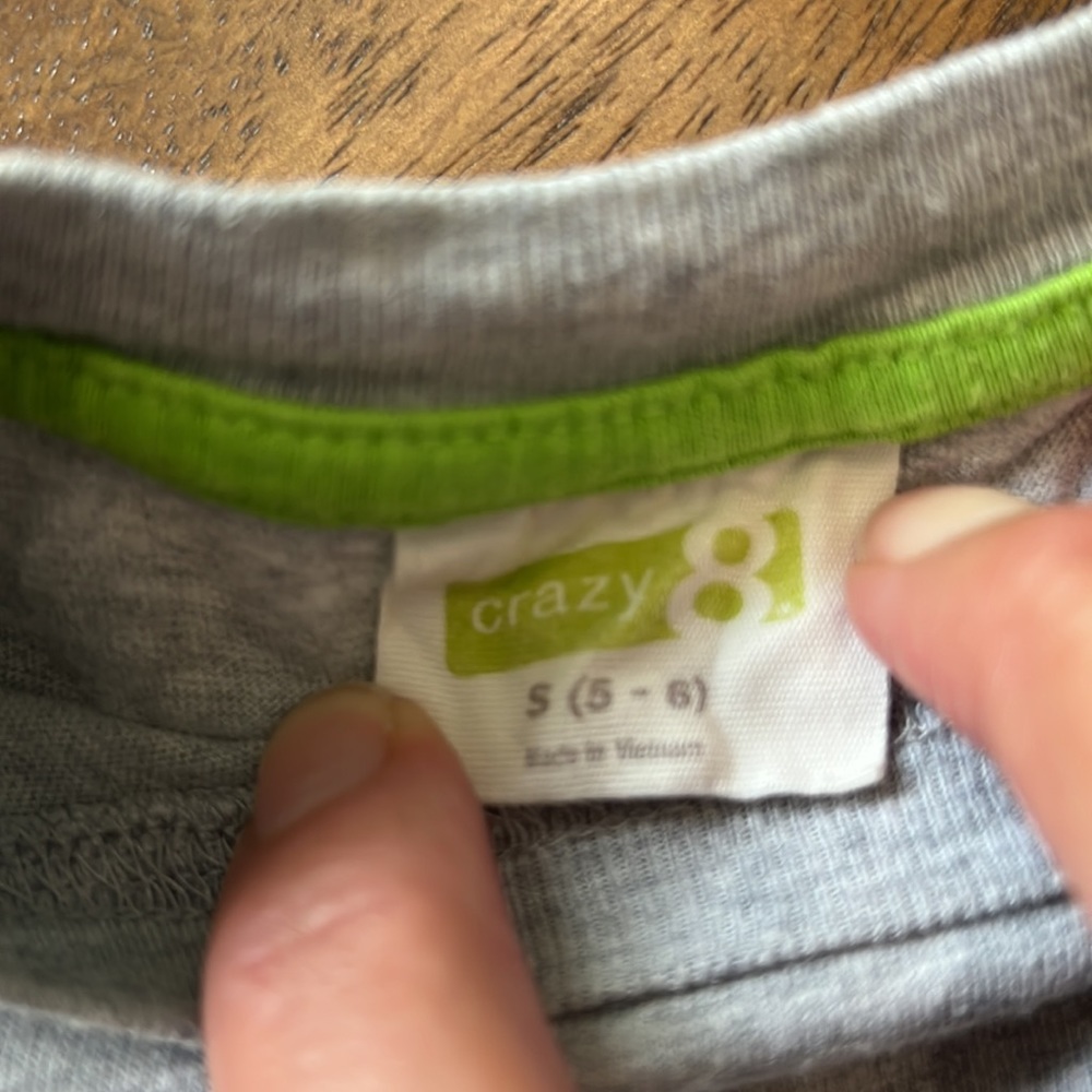CRAZY 8. Fatigue Sleeves. Boys Tee.  Size S (5/6) - Picture 3 of 3